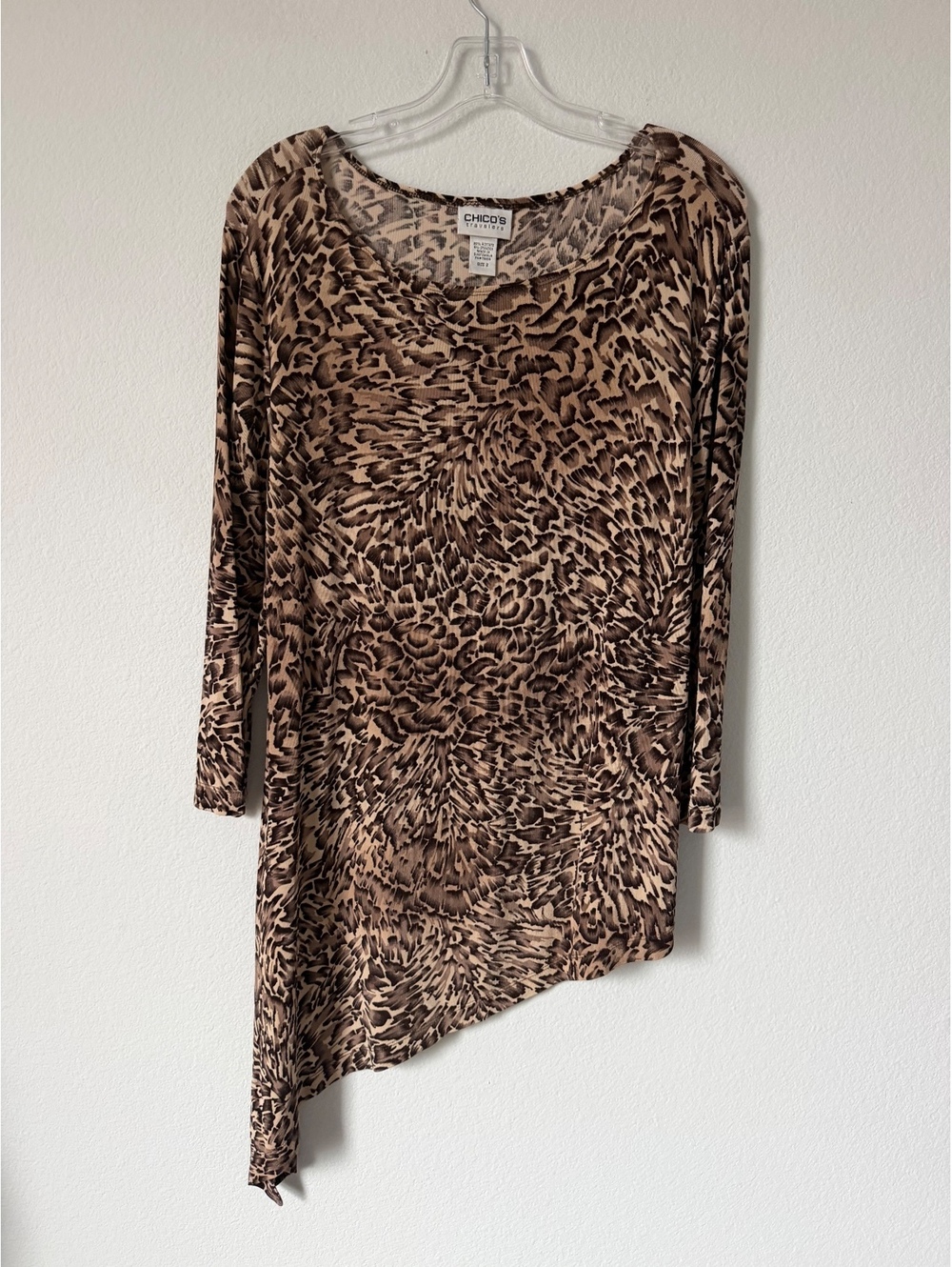 Chico’s Travelers Scoop Neck Animal Print Asymmetrical Blouse Women's Size 2 (L)
